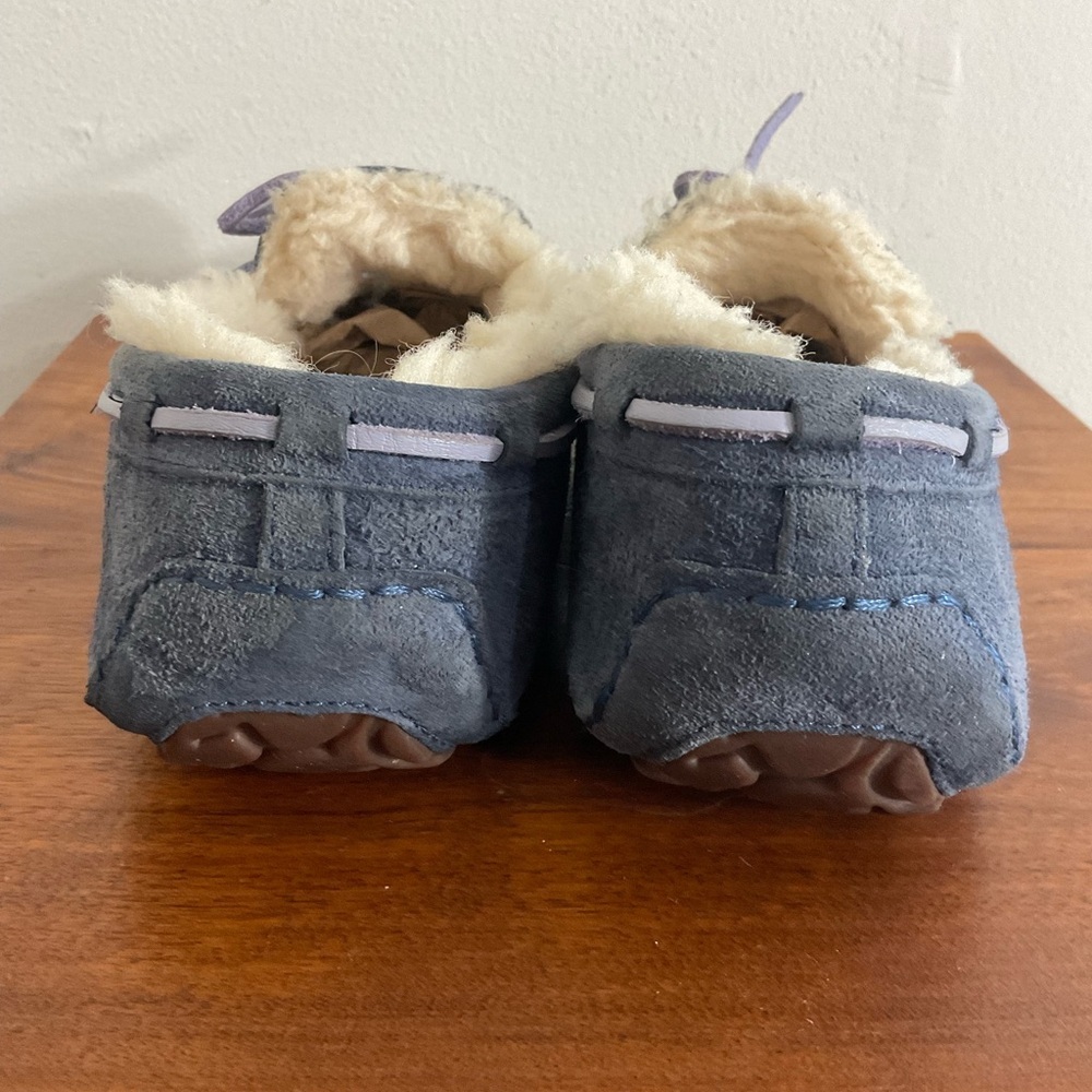 UGG Women's Dakota Slate Blue Suede Slippers Moccasins 5612 Shoes Size 8 - Picture 4 of 7
